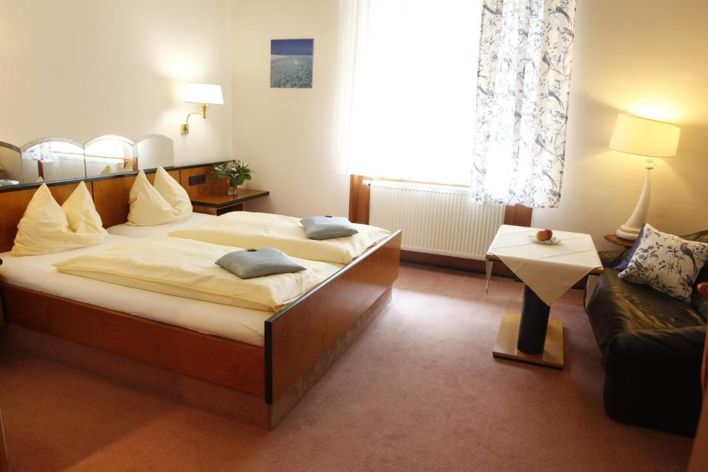 Hotel Villa Brenner Grünstadt Quarto foto